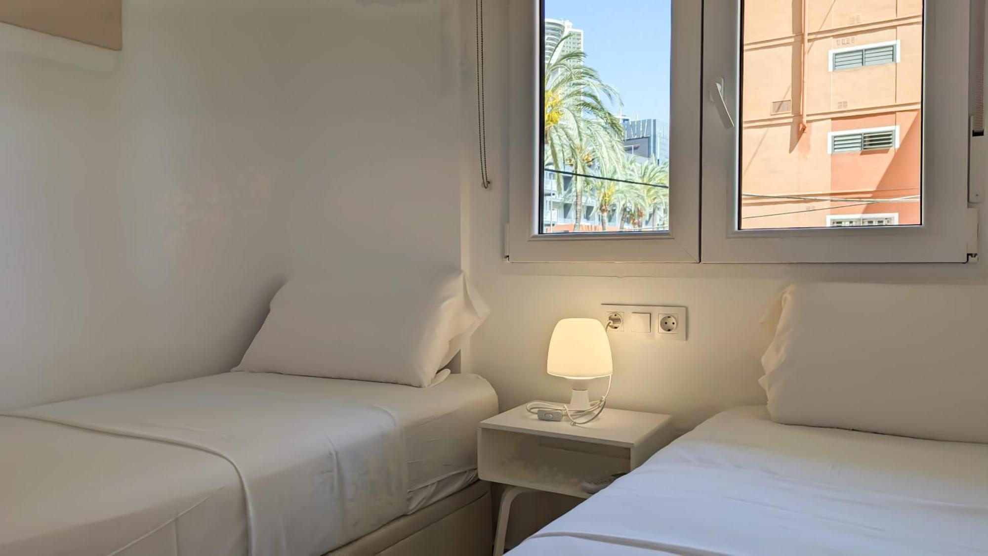 Esmeralda Sea Front Apartment Benidorm Eksteriør billede